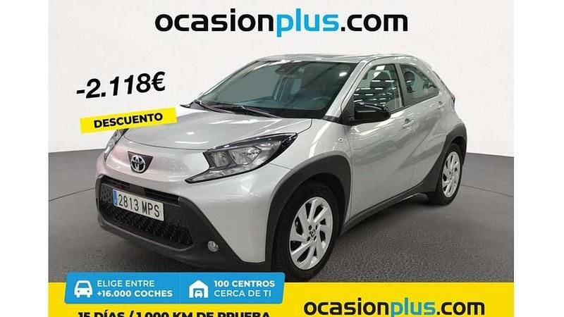 Gris Usado 2024 Toyota Aygo Play Utilitario | 12.591 € (Precio justo) - Imagen 1/4