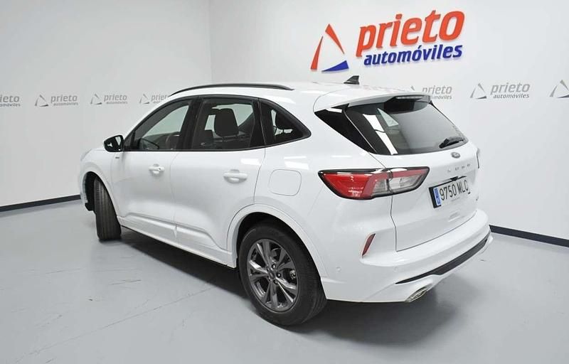 Usado Ford Kuga ST-Line X 190 CV (139 kW) 2023 Blanco SUV