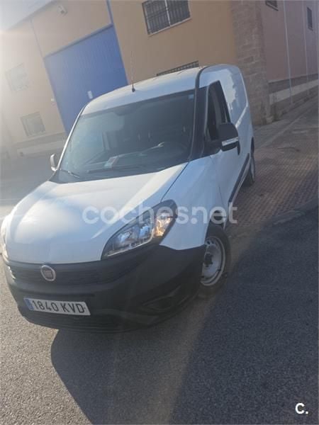 Blanco Usado 2010 Fiat Doblò Monovolumen | 6900 € (Caro) - Imagen 1/4