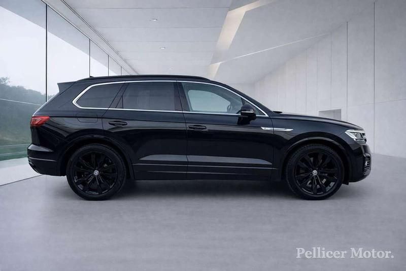Usado VW Touareg R-line 421 CV (309 kW) 2019 Negro SUV