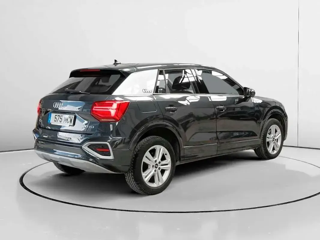 Usado Audi Q2 Advanced 116 CV (85 kW) 2022 Gris SUV