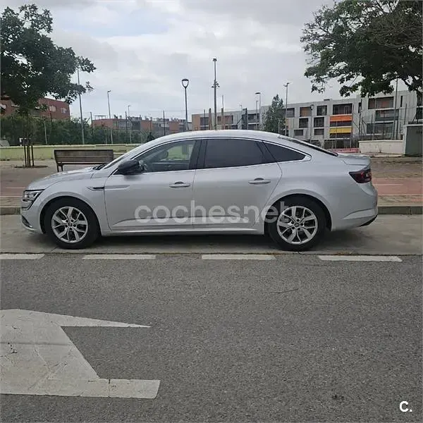Usado Renault Talisman LIMITED 120 CV (88 kW) 2021 Gris / plata Familiar