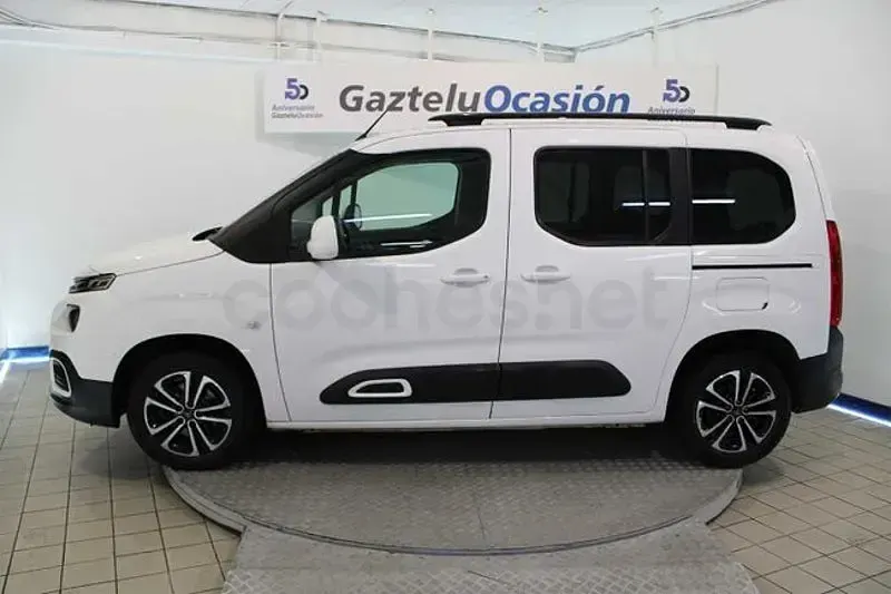 Usado Citroën Berlingo Feel 102 CV (75 kW) 2023 Blanco Monovolumen