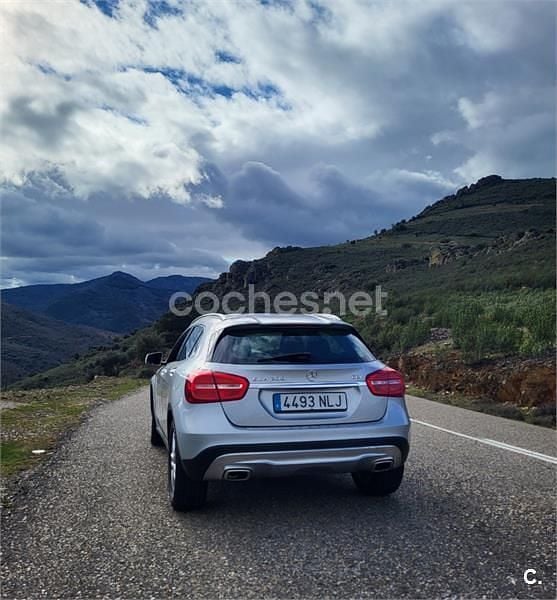 Usado Mercedes GLA200 Style 136 CV (100 kW) 2015 Gris / plata SUV