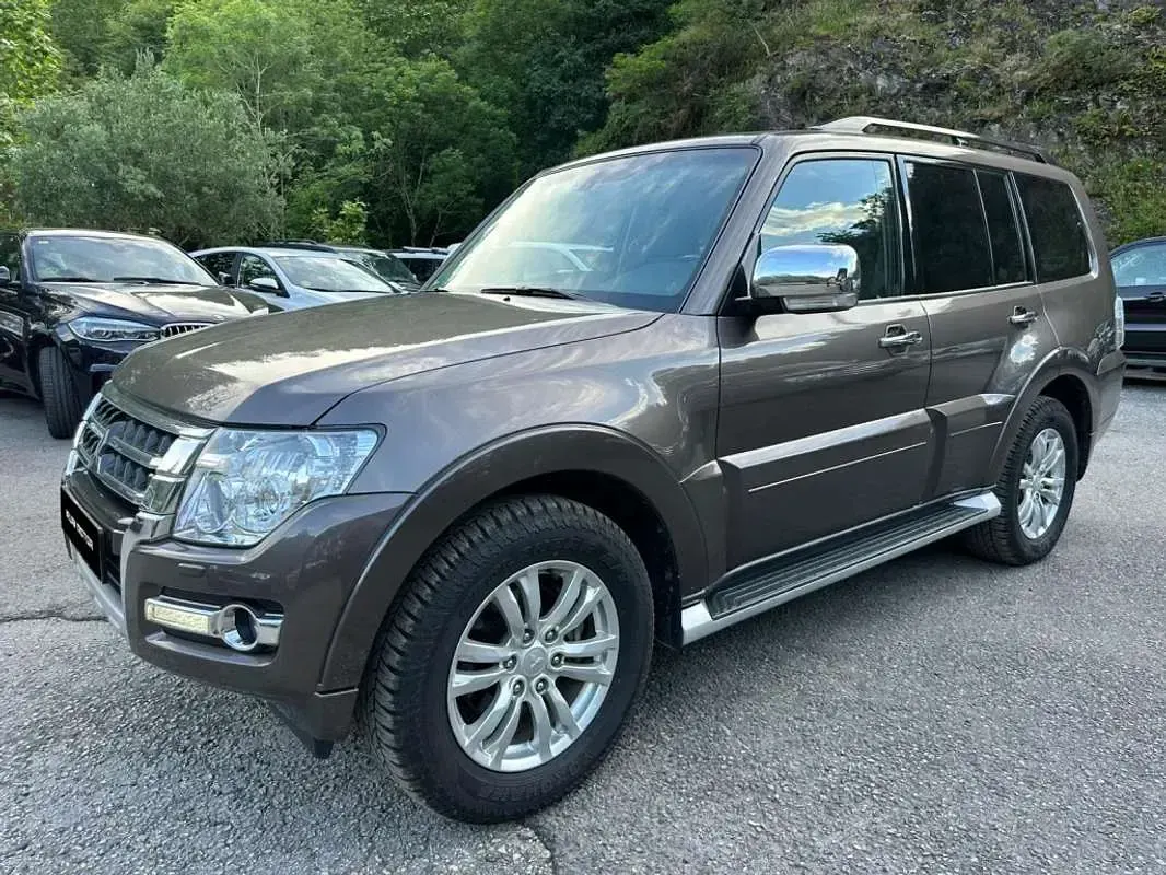 Usado Mitsubishi Montero 190 CV (139 kW) 2016 Beige SUV