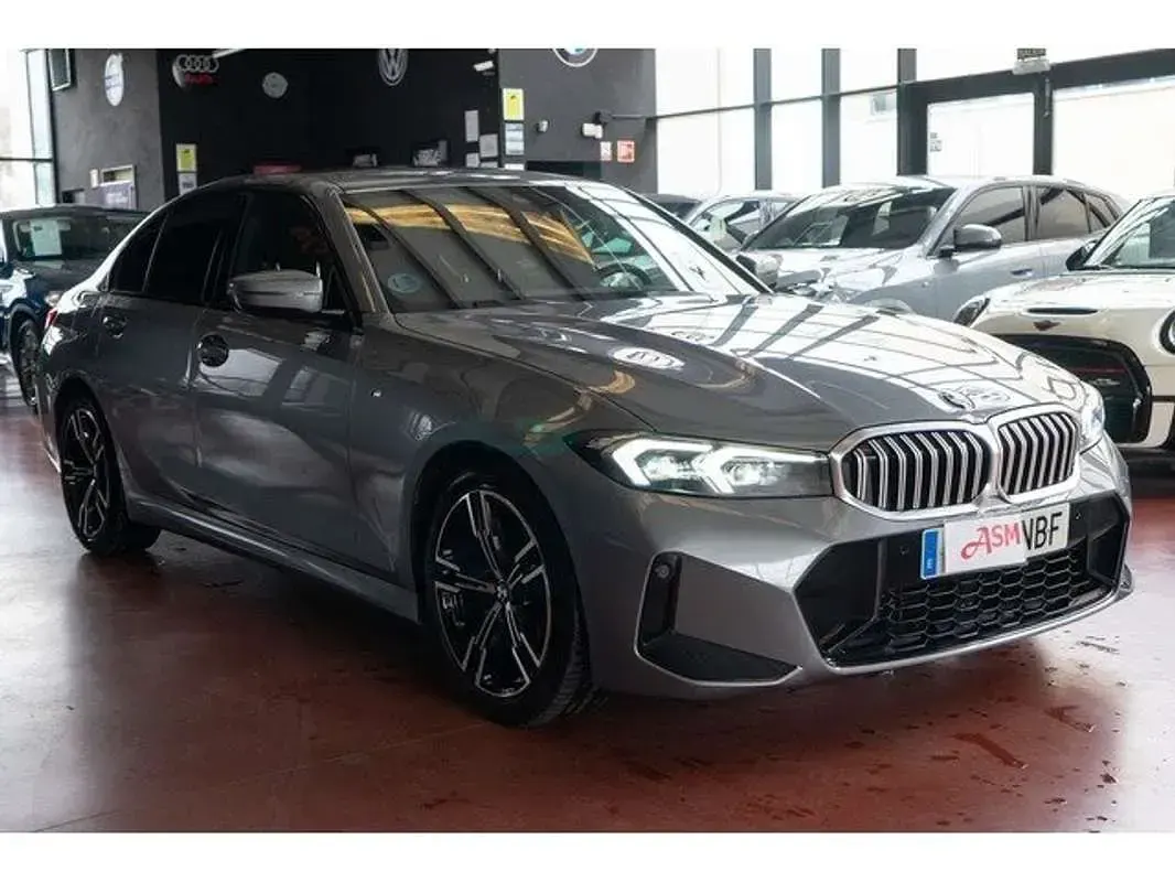 Usado BMW 318 Sport Line 150 HP (110 kW) 2025 Cinzento Sedan