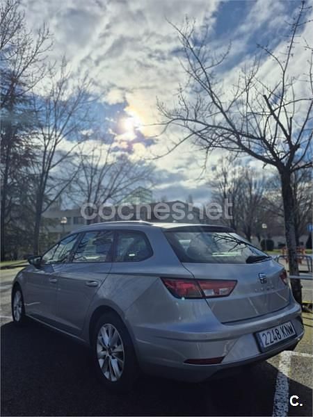 Usado Seat Leon ST Reference 115 CV (84 kW) 2018 Gris / plata Familiar