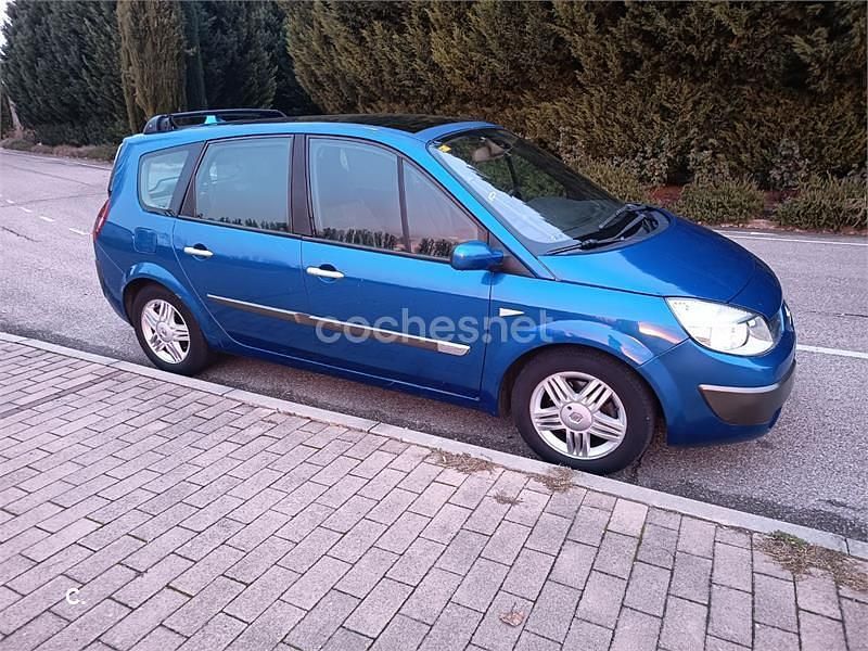 Usado Renault Grand Scénic II Expression 120 CV (88 kW) 2004 Azul Monovolumen