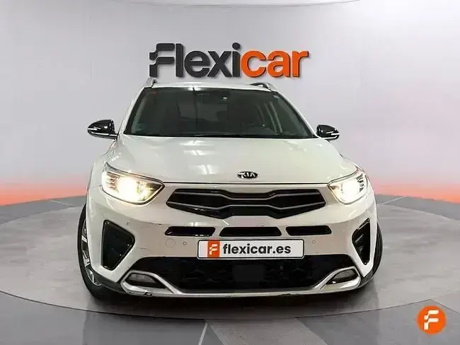 Usado Kia Stonic GT-Line 120 CV (88 kW) 2021 Blanco SUV
