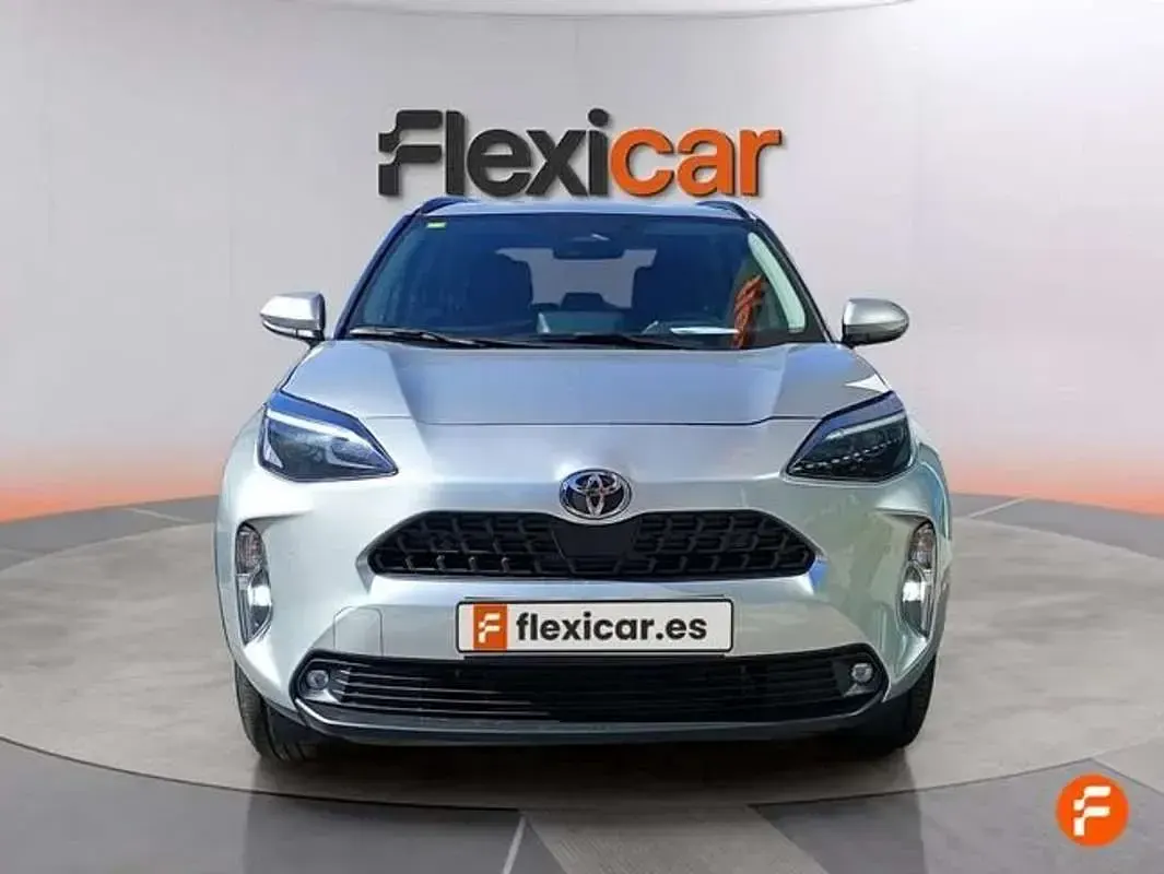 Usado Toyota Yaris Cross Active 116 CV (85 kW) 2025 Gris SUV