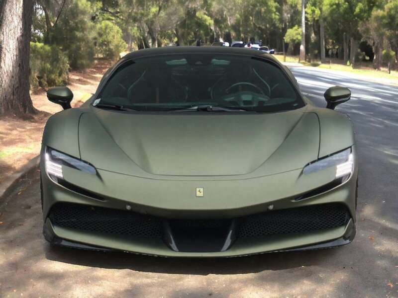 Verde Usado 2022 Ferrari SF90 Coupe | 659.900 € - Imagen 1/4