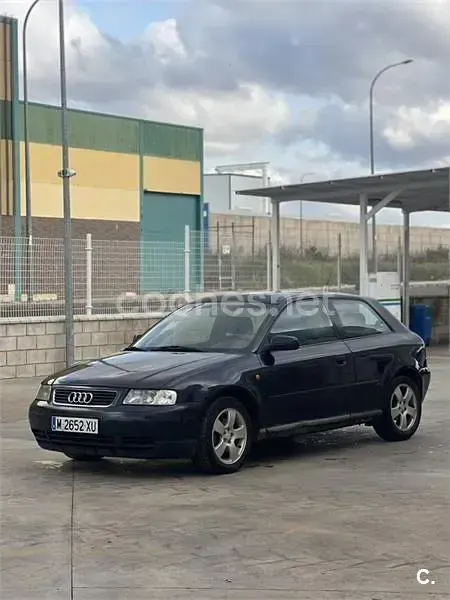 Usado Audi A3 Ambition 110 CV (80 kW) 1999 Azul Utilitario