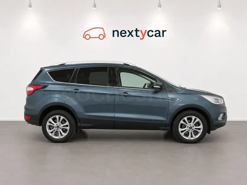 Usado Ford Kuga Trend 150 CV (110 kW) 2019 Azul SUV