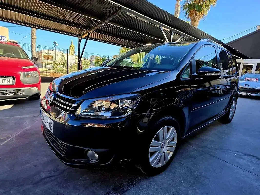 Usado VW Touran Advance 105 CV (77 kW) 2014 Monovolumen