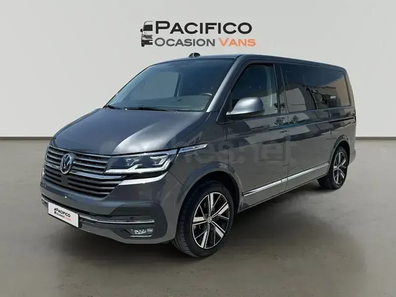 Usado VW Multivan 150 CV (110 kW) 2021 Gris / plata Monovolumen