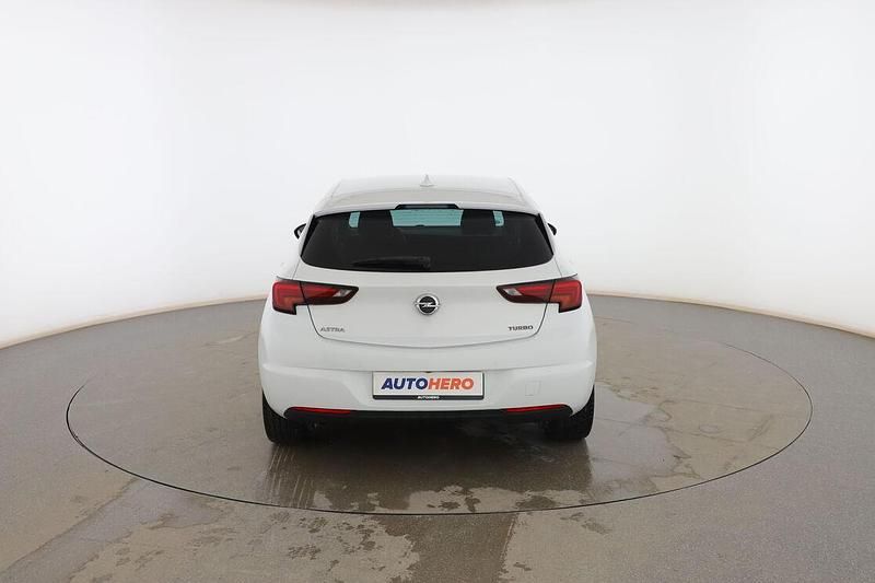 Usado Opel Astra Dynamic 150 CV (110 kW) 2017 Blanco Berlina