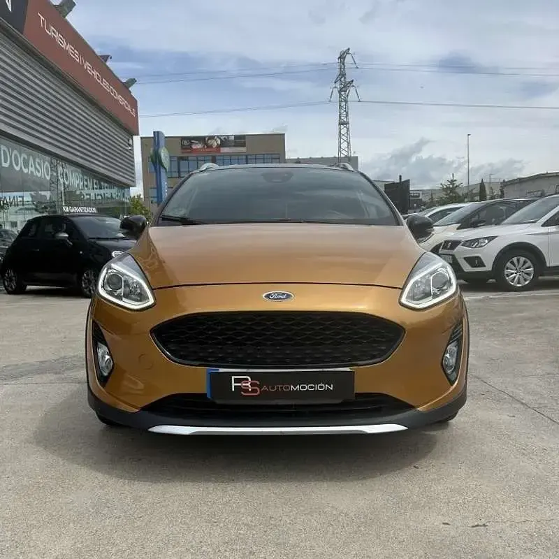 Usado Ford Fiesta Active 125 CV (91 kW) 2018 Naranja Utilitario