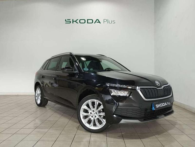Usado Skoda Kamiq Sport 110 CV (80 kW) 2023 Negro SUV
