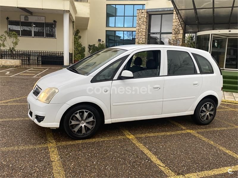 Usado Opel Meriva 100 CV (73 kW) 2009 Blanco Monovolumen