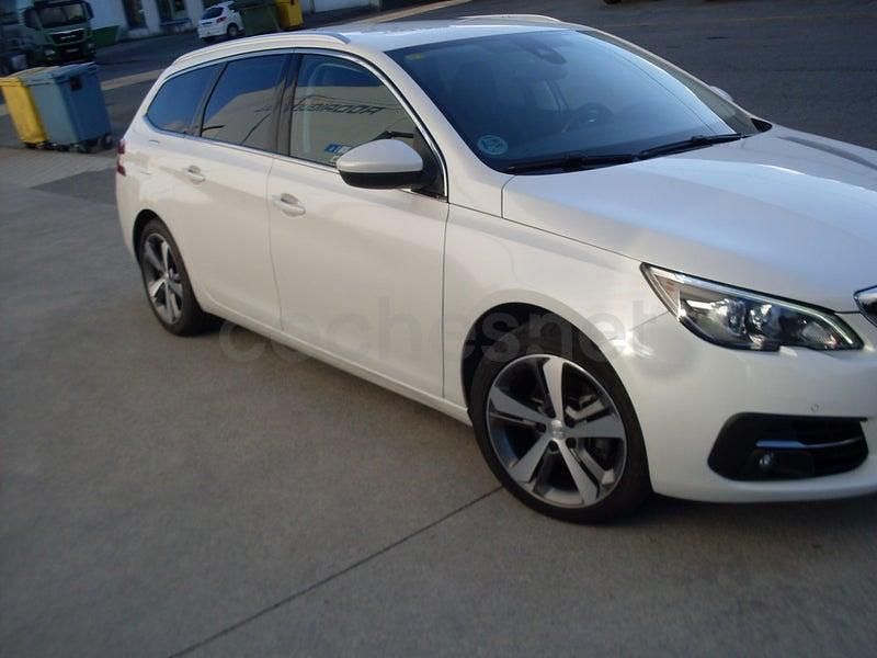 Usado Peugeot 308 SW Allure 130 CV (95 kW) 2019 Blanco Familiar