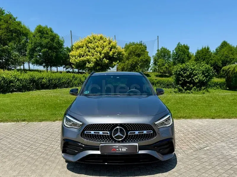 Usado Mercedes GLA200 150 CV (110 kW) 2022 Gris / plata SUV