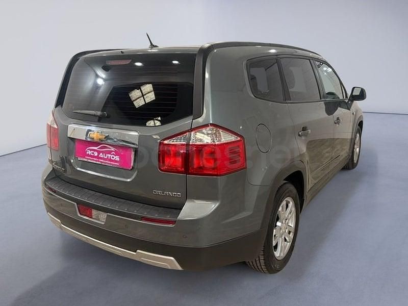 Usado Chevrolet Orlando LTZ 163 CV (119 kW) 2012 Gris / plata Monovolumen