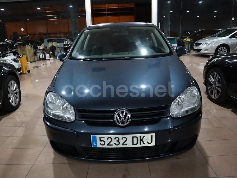 Gris / plata Usado 2006 VW Golf V Conceptline Berlina | 4600 € (Precio justo) - Imagen 1/4