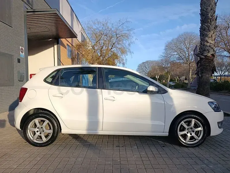 Usado VW Polo Advance 75 CV (55 kW) 2010 Blanco Berlina