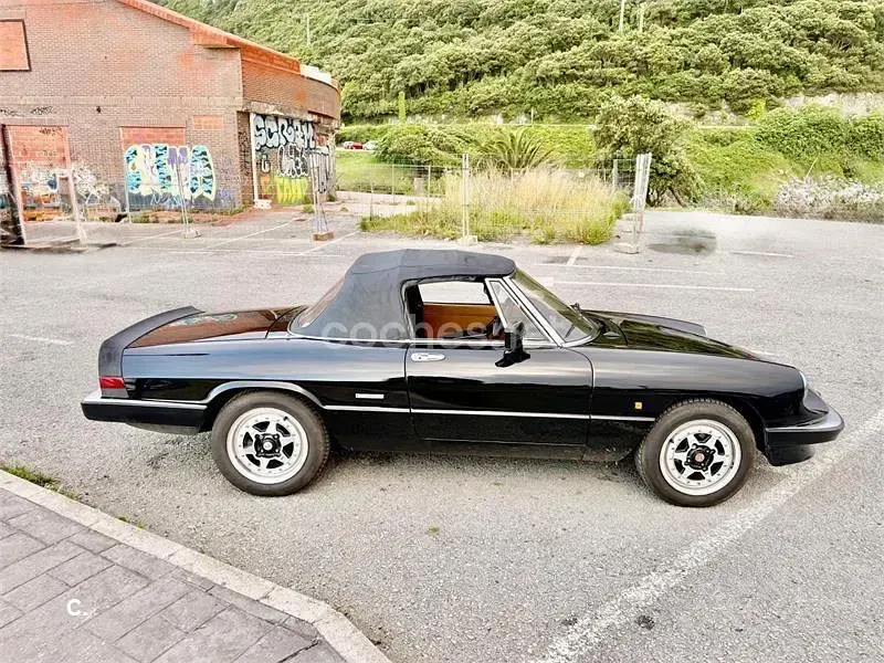 Usado Alfa Romeo Spider 128 CV (94 kW) 1986 Negro Descapotable