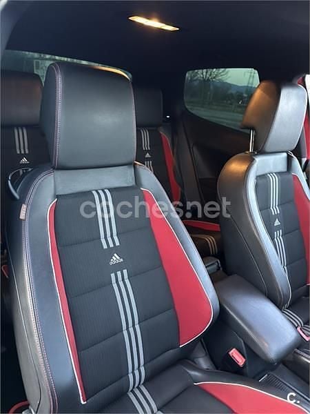 Usado VW Golf VI GTI 210 CV (154 kW) 2010 Rojo Utilitario