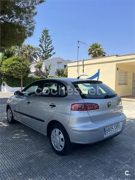 Usado Seat Ibiza 75 CV (55 kW) 2003 Gris / plata Utilitario