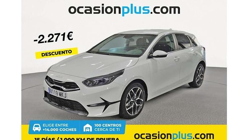 Blanco Usado 2023 Kia Ceed Utilitario | 22.719 € (Precio justo) - Imagen 1/4