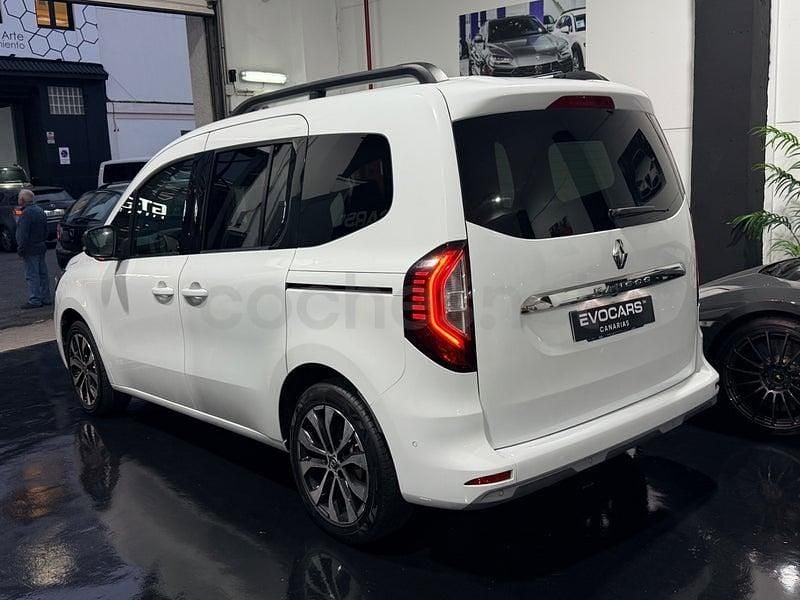 Usado Renault Kangoo Techno 130 CV (95 kW) 2023 Blanco Monovolumen