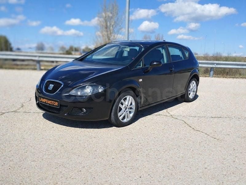 Usado Seat Leon Stylance 105 CV (77 kW) 2007 Negro Utilitario