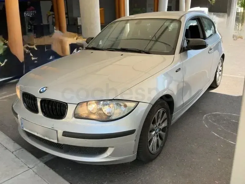 Usado BMW 116 Advantage 122 CV (89 kW) 2009 Gris / plata Utilitario