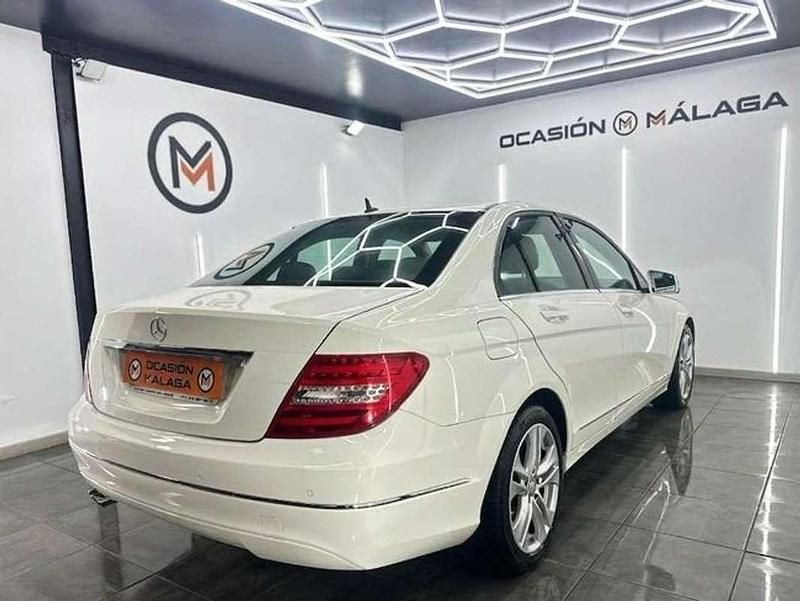 Usado Mercedes C200 Avantgarde 136 CV (100 kW) 2011 Blanco Berlina