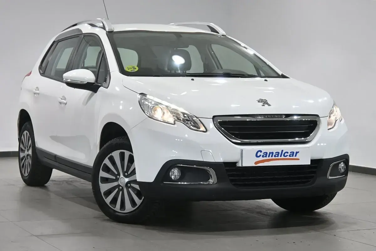 Usado Peugeot 2008 Active 92 CV (67 kW) 2015 Blanco SUV