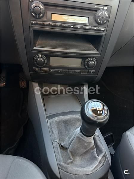 Usado Seat Ibiza 100 CV (73 kW) 2006 Negro Utilitario