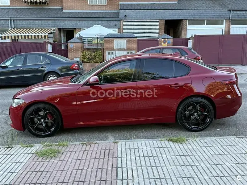 Usado Alfa Romeo Giulia Veloce 210 CV (154 kW) 2022 Rojo Berlina