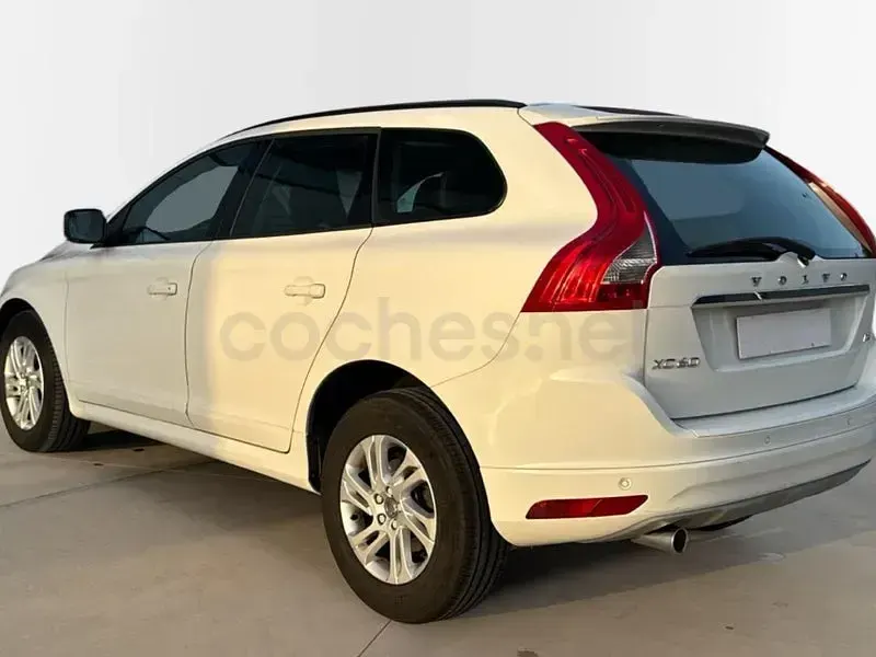 Usado Volvo XC60 Kinetic 150 CV (110 kW) 2017 Blanco SUV