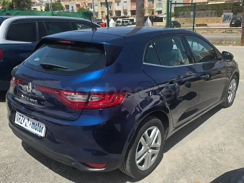 Usado Renault Mégane IV Business 110 CV (80 kW) 2018 Azul Berlina