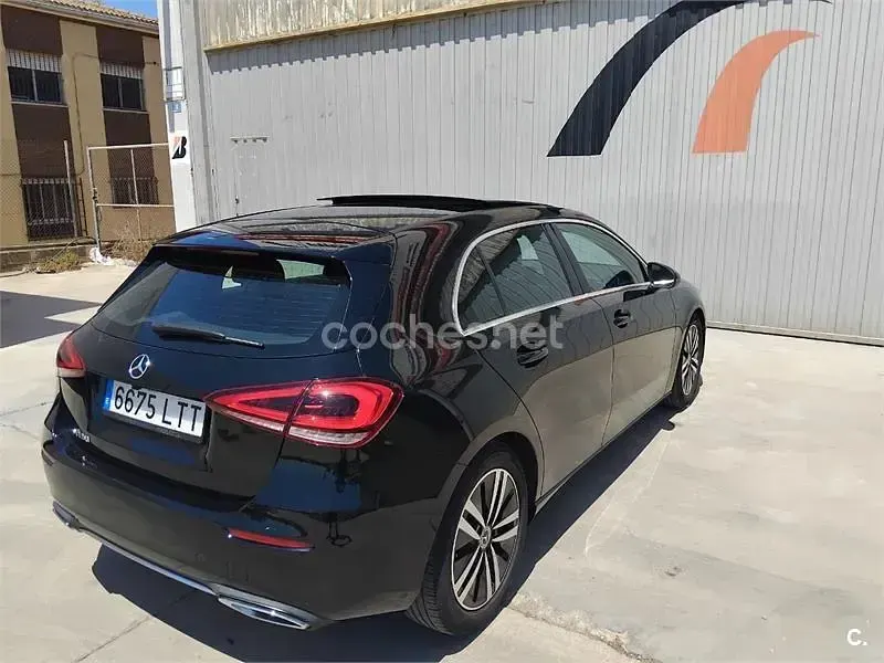 Usado Mercedes A180 136 CV (100 kW) 2021 Negro Berlina