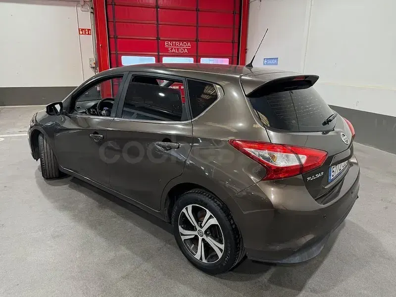 Usado Nissan Pulsar Acenta 110 CV (80 kW) 2017 Marrón Utilitario
