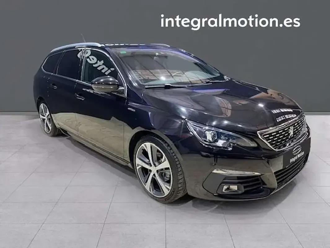 Usado Peugeot 308 GT-line 131 CV (96 kW) 2019 Negro Berlina