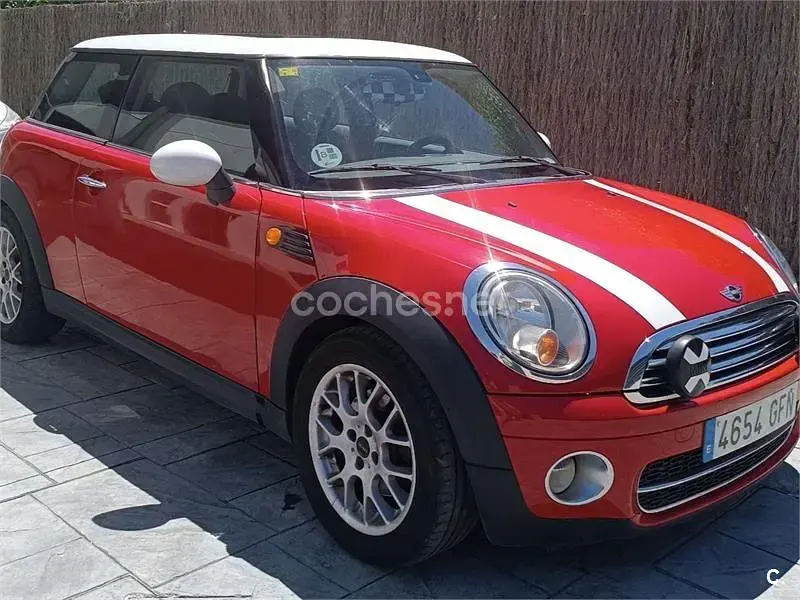 Usado Mini Cooper D 110 CV (80 kW) 2008 Rojo Utilitario