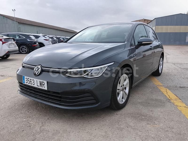 Gris / plata Usado 2022 VW Golf VIII Life Berlina | 19.700 € (Precio justo) - Imagen 1/4