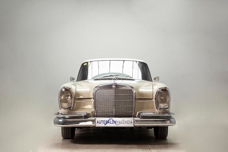 Usado Mercedes 220 120 CV (88 kW) 1965 Blanco