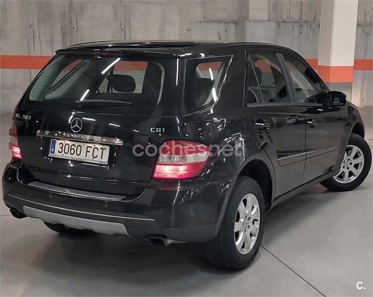 Usado Mercedes ML280 190 CV (139 kW) 2007 Negro SUV