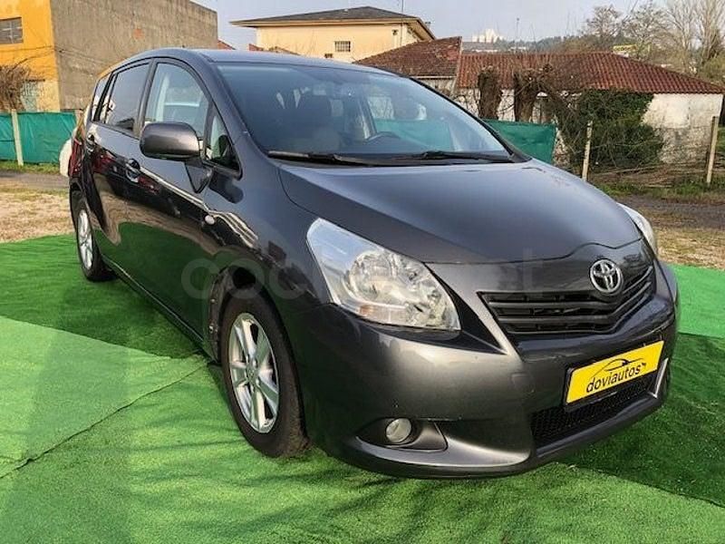 Usado Toyota Verso Active 126 CV (92 kW) 2009 Gris / plata Monovolumen