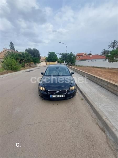 Negro Usado 2007 Volvo S40 Momentum Berlina | 3350 € (Precio justo) - Imagen 1/4